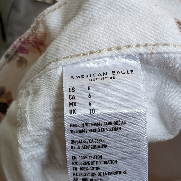 American Eagle Outfitters Cream & Peach floral print shorts Size 6 (28" waist) - Picture 6 of 7